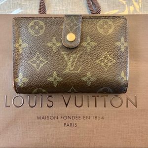 ❤️ LOUIS VUITTON Bifold Compact Wallet Monogr…